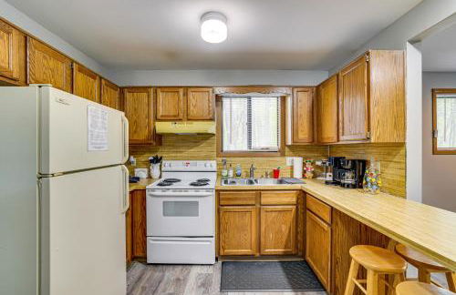 Home with Fire Pit in Jim Thorpe 6 Mi to Dtwn! - Foto 10