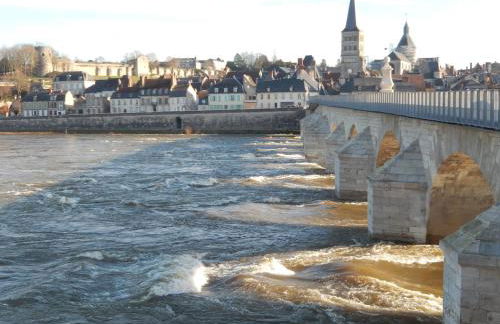 Logement indépendant dans cité médiévale - Foto 17
