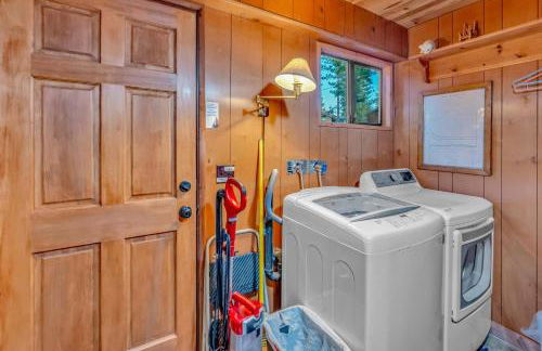 3BR Tahoe Cabin in the Trees with Hot Tub - Foto 23