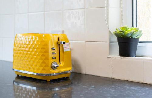 3 Bedroom House, Free Parking and Self Check In - Foto 41