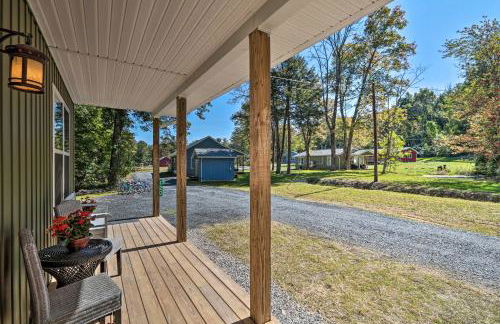 16 Mi to Ski Slopes! Creekside Poconos Cottage - Foto 19