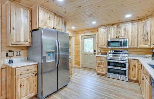 Adams Cabin with Game Room and Fire Pit - Foto 9