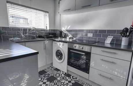 Cosy Apartments for Couples & Working Professionals Free Parking & Smart TV - Foto 9