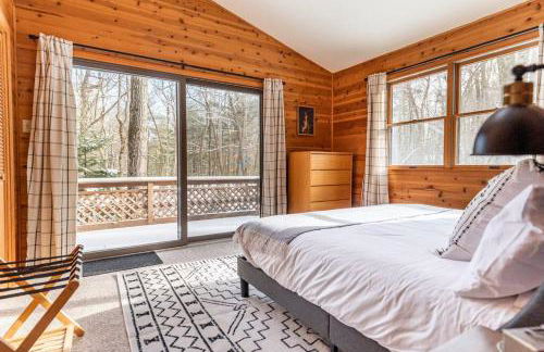 Luxe Lake Harmony Home, Game Room, Firepit, Deck - Foto 16