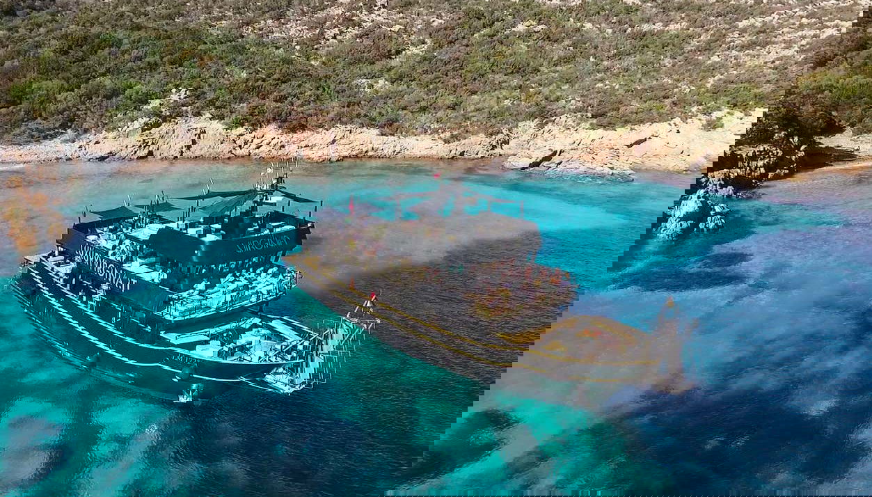 Navigando nell'arcipelago della Maddalena