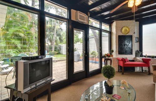 1 Mi to Madeira Beach Getaway with Patio and Grill - Foto 17