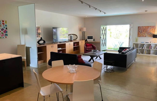 Spacious St Kilda Escape - Parking and City Views - Foto 5