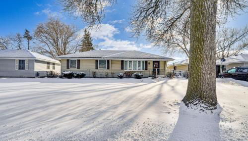 12 Mi to St Paul Pet-Friendly Home with Backyard - Photo 5