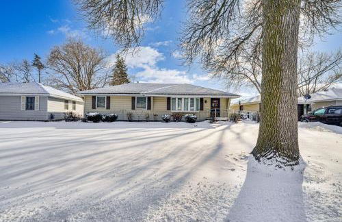 12 Mi to St Paul Pet-Friendly Home with Backyard - Photo 5