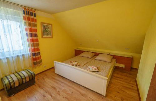 Uroczy domek nad jeziorem - Foto 4