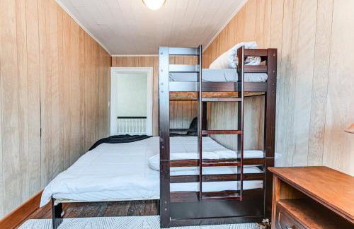 Near Lake and Wineries Spacious Union Springs Home! - Foto 21