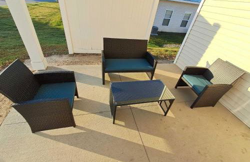 Modern 2BR & 2BA New Build Condo w Garage & Patio - Foto 17