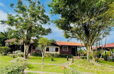 Chalé de 2 dormitórios com piscina e churrasqueira - Foto 15