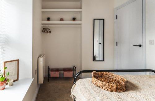 Wych Cottage, Striking 2 Bed, Parking, Ground Floor Flat - Step Free - Foto 20