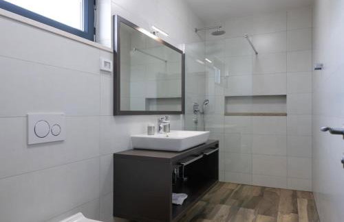 Holiday Home Villa EmMa mit 5 Schlafzimmern und beheiztem Pool by Interhome - Foto 40