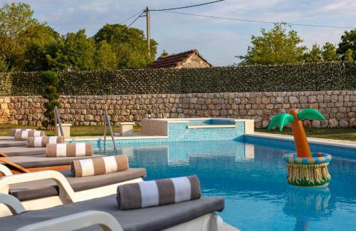 Villa POQUITO, heated pool - Zagvozd, Makarska region - Foto 12