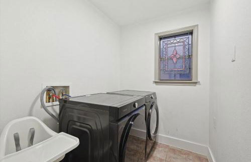 Beautiful 5BR 2BA DeSoto Holiday Home with Pool - Foto 29