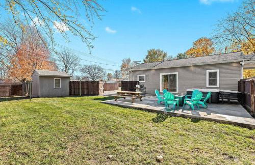 New! Warm & Cozy 3BR w/ Hot Tub, Firepit & BBQ! - Foto 16