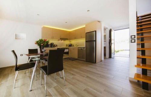 Semi-detached house with private pool - Photo 16