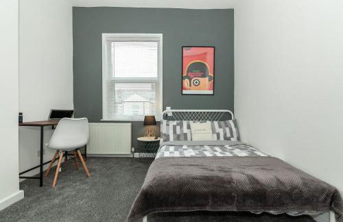 Park House - Large 3 Bedroom Victorian House, 10 Mins from Manchester - Foto 14