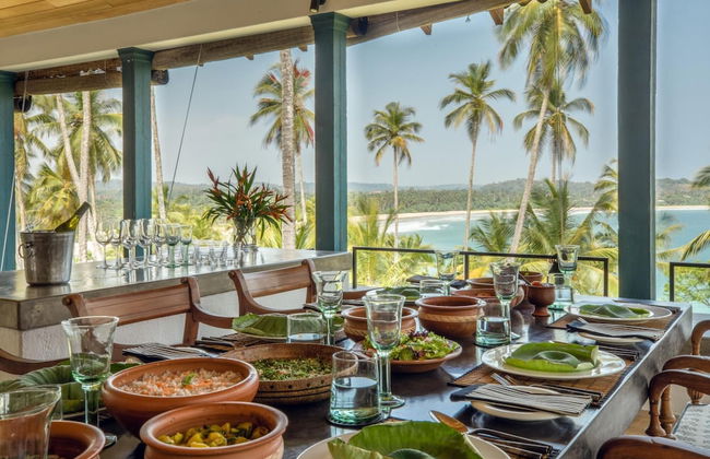 Spectacular Hilltop Beach Villa Located Next To A Surf Break - Photo 16