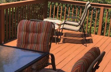 Spacious and Walk to the Beach with Central AC and Outdoor Shower - Photo 4