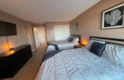 Bikinis and Martinis at Dolphin Run-Oceanfront-Pool! - Foto 32