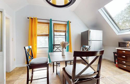 3 Mi to Franklin Park Zoo! Bright Residential Stay - Foto 9