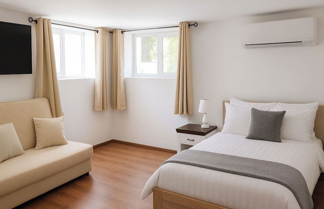 2 Bed Villa - Sleeps 7 - Private Garden - Parking - Photo 4