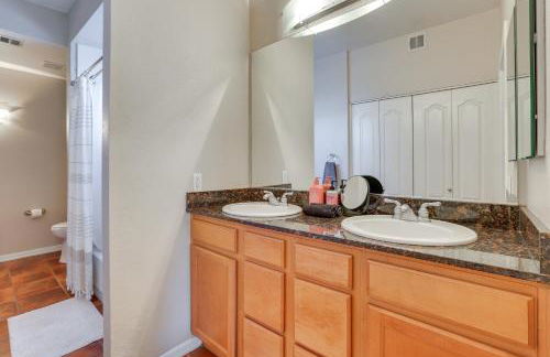 Less Than 1 Mi to Biltmore Fashion Park Condo with Pool! - Foto 16