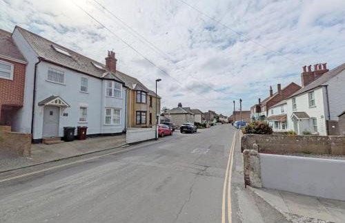 Sherkin -Wittering - 3 minute walk to the beach - Photo 34