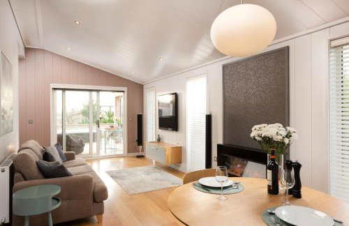 Charterhouse, Strawberryfield Park - Photo 5