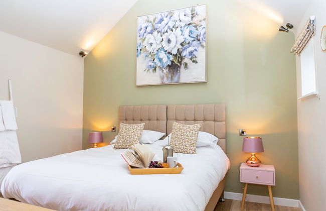 The Patches - Photo 2