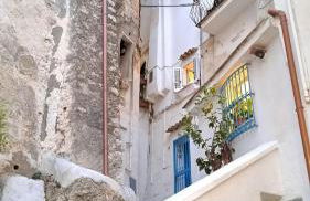 Tra i Vicoli di Sperlonga, Storia, Mare e Relax - Foto 2