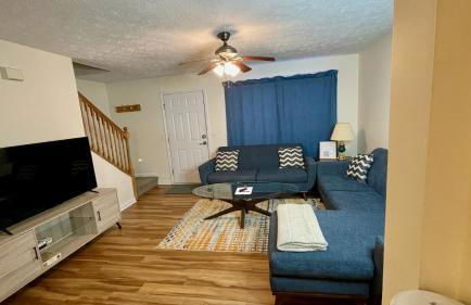 The Blue Door at Sylva Home Base Apartments - Foto 16