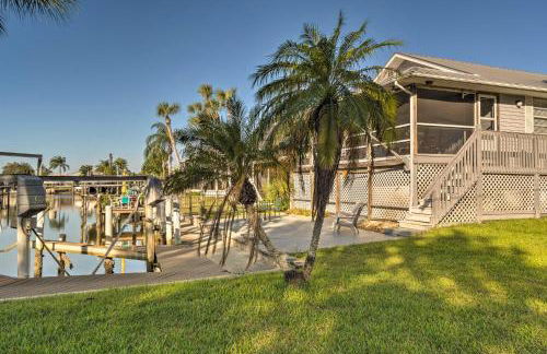 Canalfront Home with Private Dock - 5 Mi to Beaches! - Foto 8
