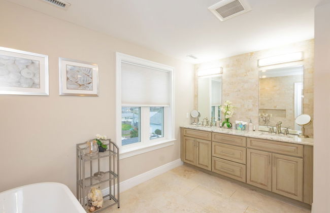 Spacious 6BR Beach Home With Elevator Decks - Ideal for Family Holidays Winter Escapes - Foto 52