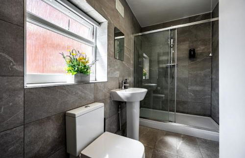 Spacious 4-Bed Apartment · Sleeps 6 · City Centre - Foto 17