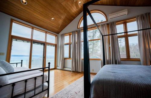 Crystal Lake Hillside with Private Sandy Beach - Foto 21