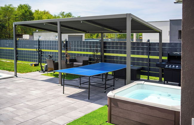 Villa Joy With Pool and Hot Tub - Foto 24