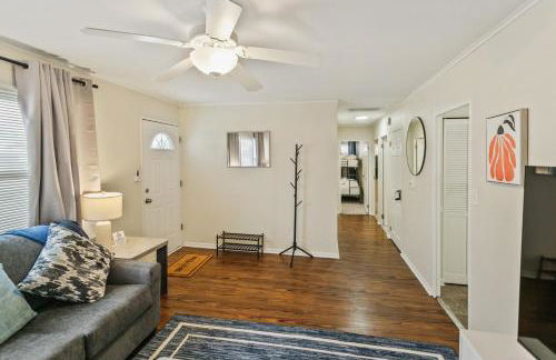 Charming 3 bed 1 story Home near Naval Base - Foto 6