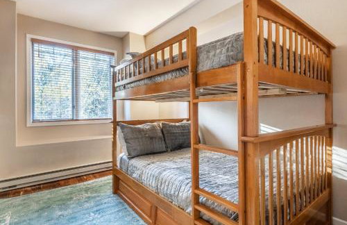 Mammoth Green #220 - Nearly Ski-In Ski-Out 3 Bedroom 2 Bath, Sleeps 8 - Photo 24