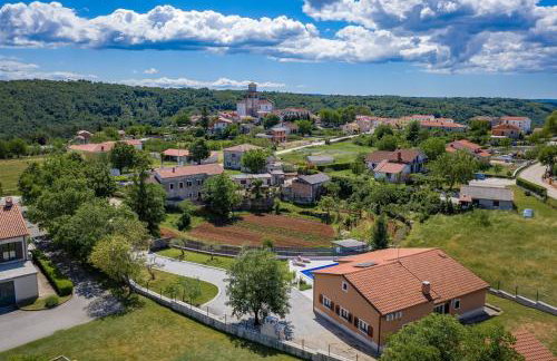 Villa Luna Tinjan, Pool and Wellness - Photo 30