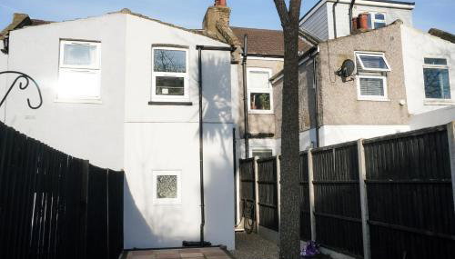 Luxury 3-Bedroom Home , with Free parking - Foto 2