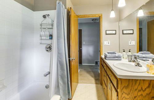 half Mi to Boat Launch Family Getaway in Menasha! - Foto 18