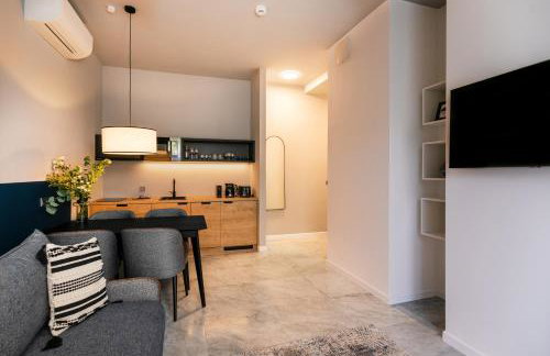 H11 Aparthotel - Photo 96