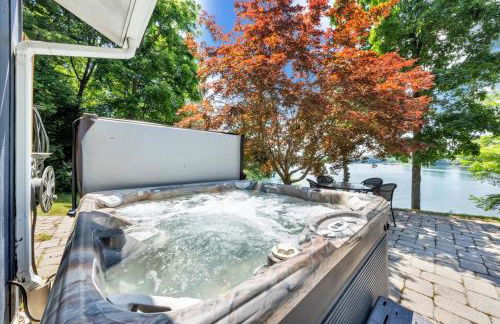 Scenic Point - Private Lakefront Home w/ Dock, Fire pit, outside shower & Hot tub - Foto 22