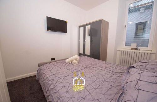 Affleck Stay 2 - SJA Stays - Modern 2 Bed Apartment - Photo 14