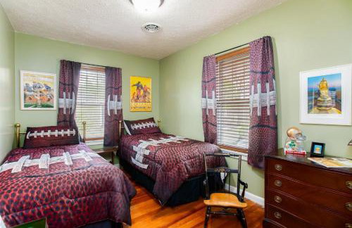 Spacious 4-Bedroom Home 1 Mi to ND Stadium! - Photo 13