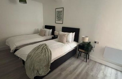 2BR Apartment with Sofa bed I Prime Town Centre Location I Gold St D-Lux, Modern Amenities, Walk to Train, Bus Stations, Shops & Cafés I Leisure and Business Stays Welcome - Foto 3